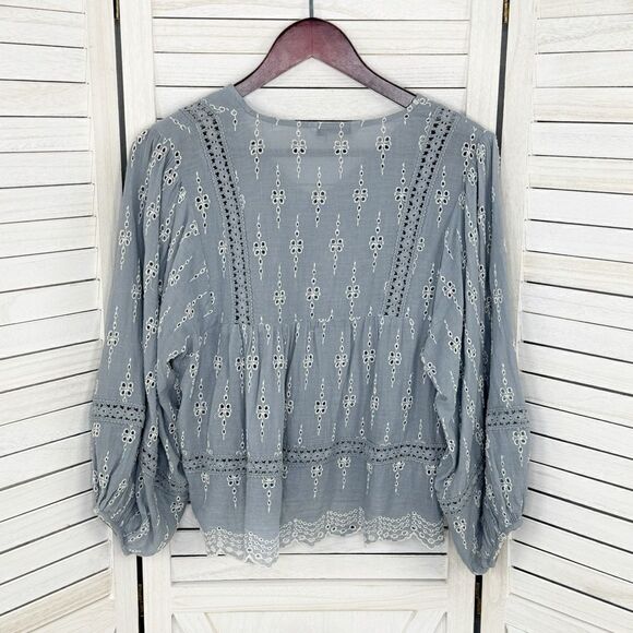 American Eagle Eyelet Embroidered Peasant Blouse Blue White XS Cropped - Picture 10 of 14